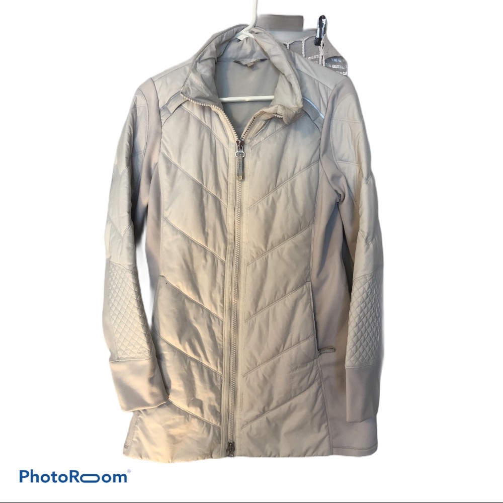 WHITE PRISTINE ATHLETA COAT! 🎉🎉🌟🌟
